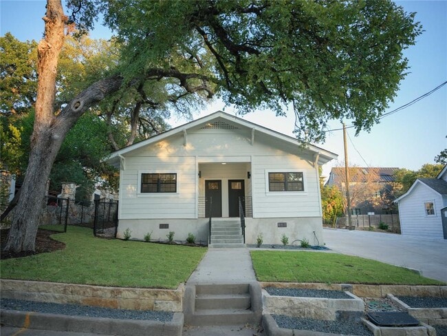 Building Photo - 803 Oakland Ave