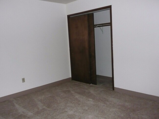 Photo - Independence Park 2bed two story washer & ...