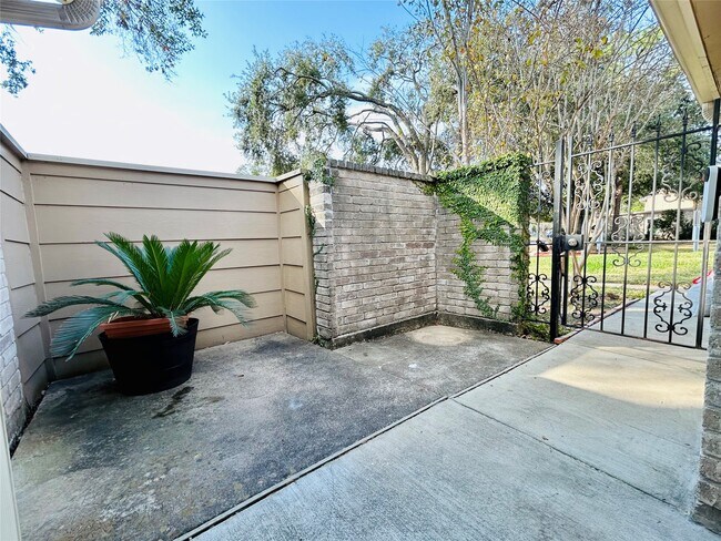 Photo - 11699 Village Pl Dr