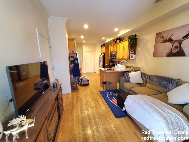 Photo - 25 Lothrop St Unit 1