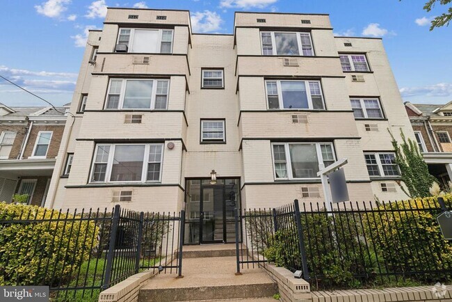 Building Photo - 723 Longfellow St NW Unit 104 Rental