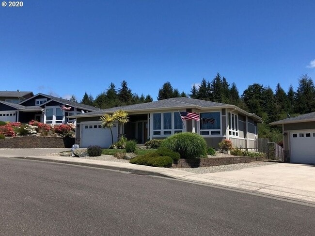 Photo - Amazing Bay View 3 bed/3 bath in Coos Bay