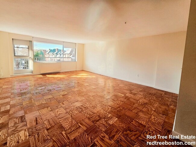 Building Photo - 101 Monmouth St