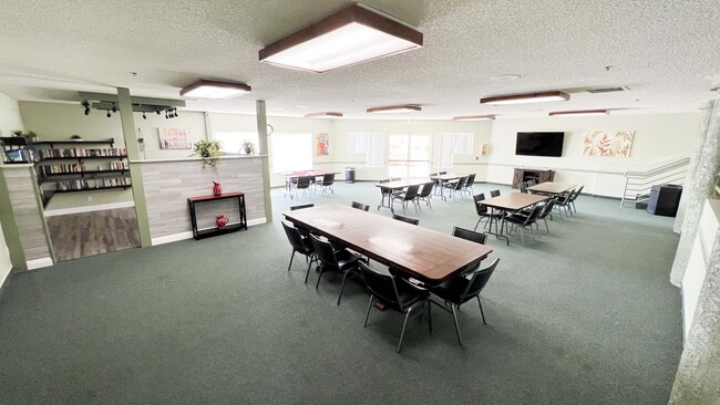 CLUBHOUSE