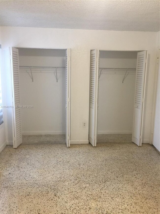 Photo - 142 SW 18th Ave Unidad 19