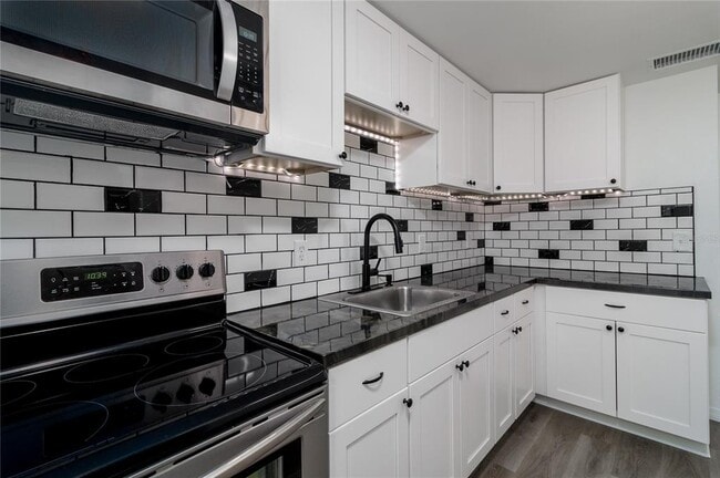 Photo - 12254 Maltz Ave