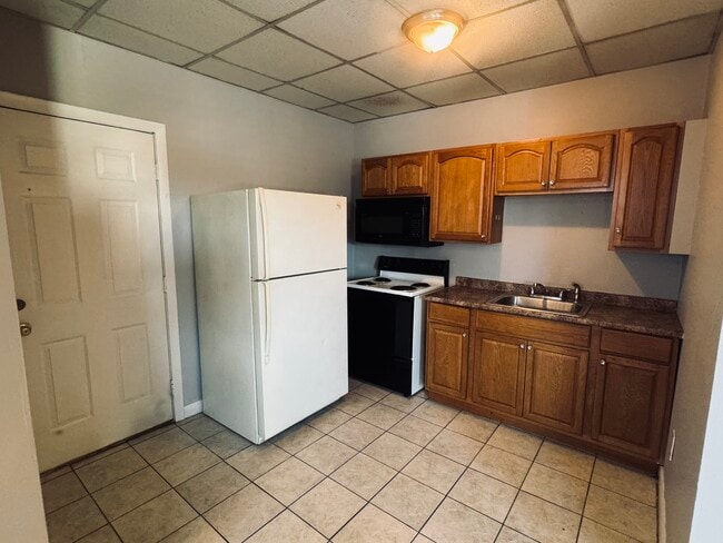 Photo - 420 Wellington Ave Unit 1