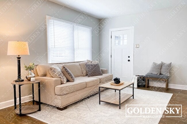 Photo - 4910 Winthrop Ave