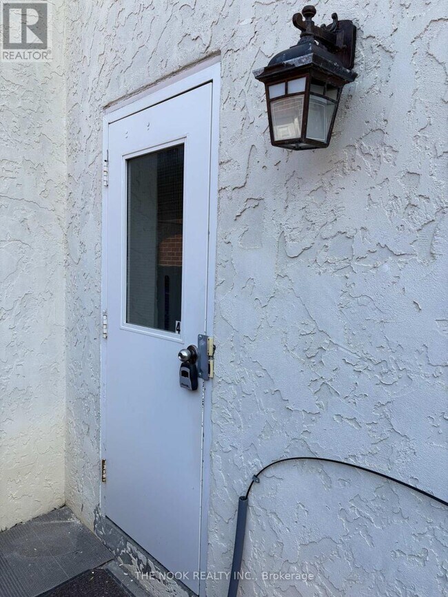 Photo - 174 Stevenson Rd S Unit 6