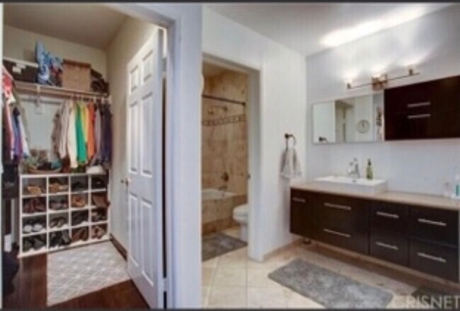 Photo - 5420 Sylmar Ave Unidad 102