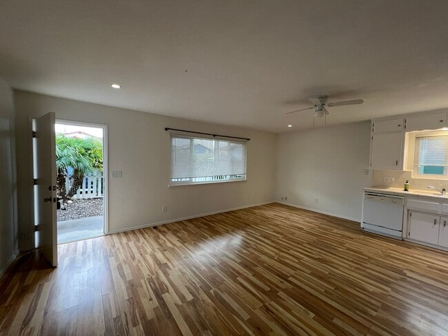 Photo - 371 Jamaica St