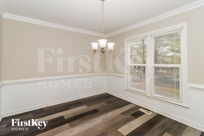 687 Crabtree Ct SW