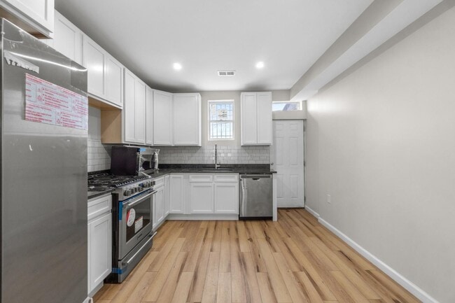 Photo - 3326 Noble St