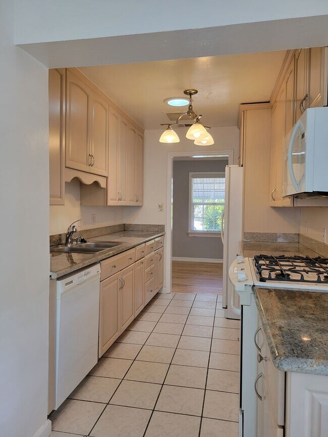 Photo - 111 Florence St Unit 1