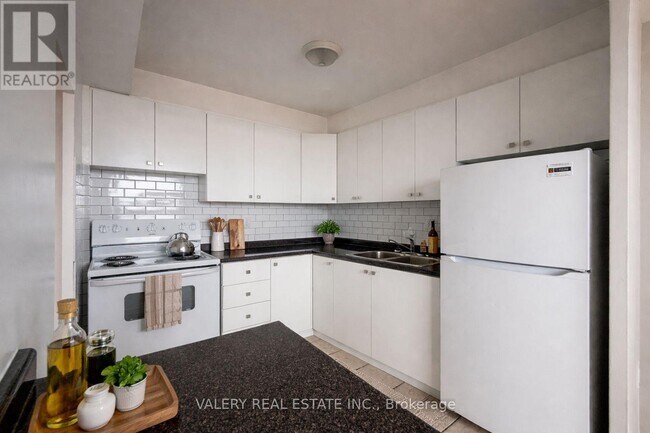 Photo - 890 Jane St Unit 1506