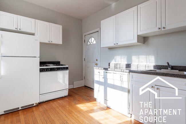 Photo - 723 W Barry Ave Unit 2A