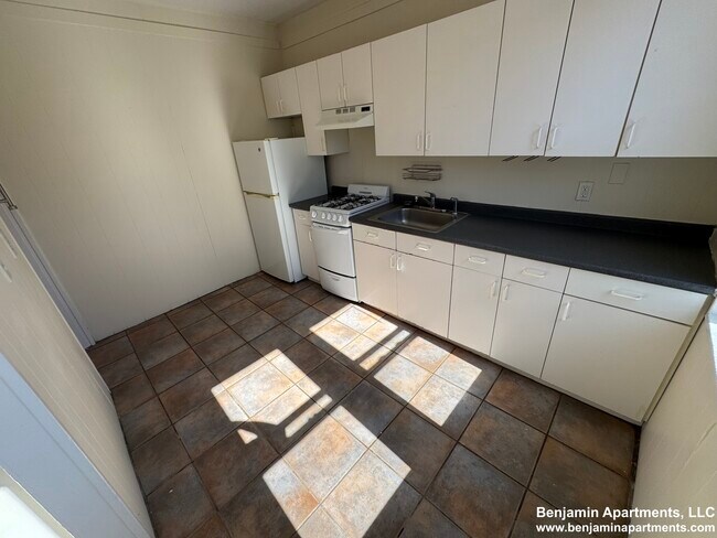 Photo - 431 Cambridge St