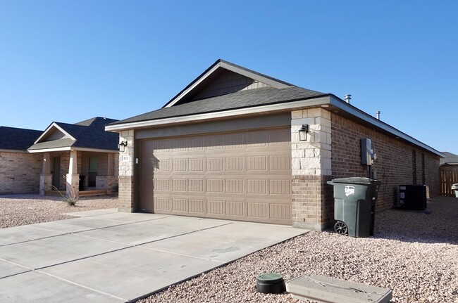 Photo - 413 Graze St