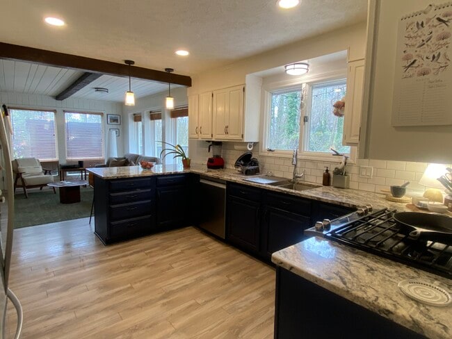 Photo - 711 Oak Terrace Ln