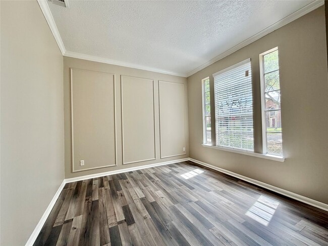 Photo - 6315 Laurel Bush Ln