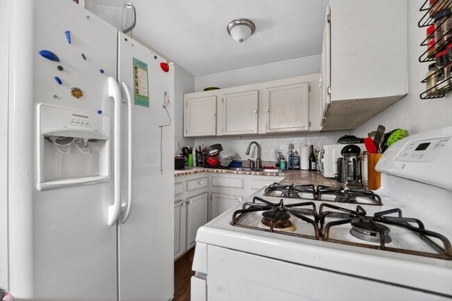 Photo - 4745 Zuni St