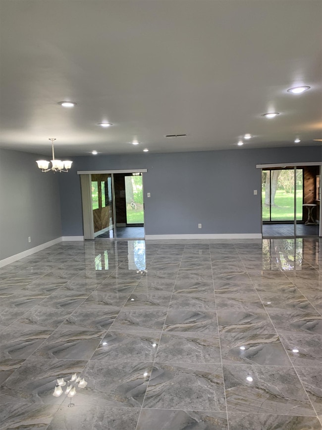 Photo - 5572 Memorial Dr