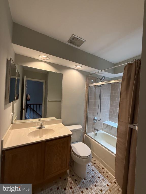 Photo - 52 Faraday Dr