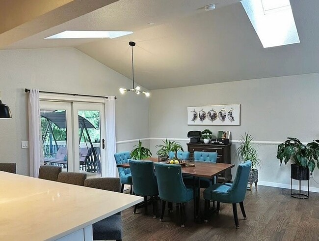 Photo - 4529 Crescent Ave