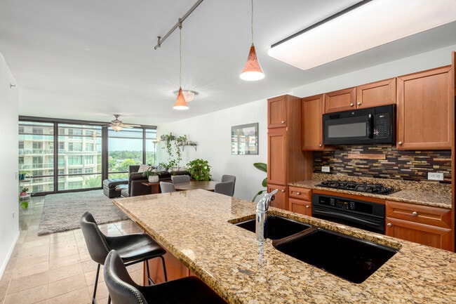 Photo - 4808 N 24th St Unidad 703