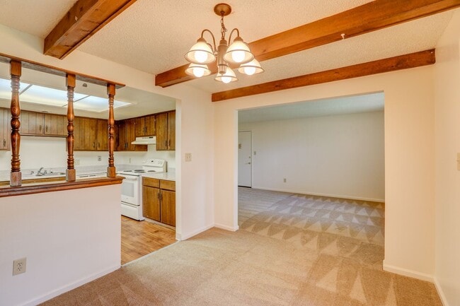 Photo - Applewood Crest Townhomes & Apartments