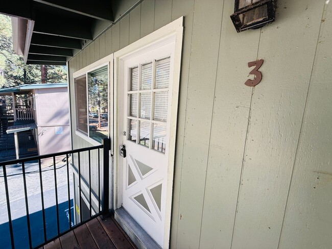 Photo - 2 bed 1 bath unit for rent in South Lake Tahoe Unidad 3