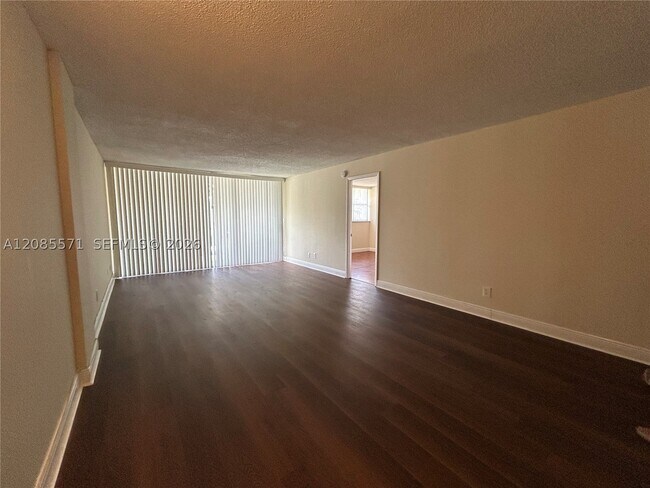 Photo - 700 NW 214th St Unit 116