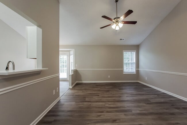 Photo - 2133 Millstone Ln