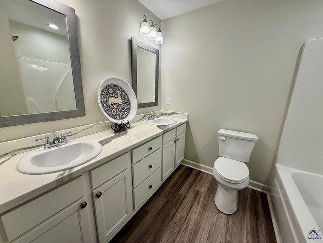 Photo - 116 Webster Wy