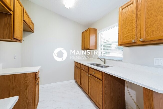 Photo - 3 Bedroom Pet-Friendly Home in POINCIANA, ...