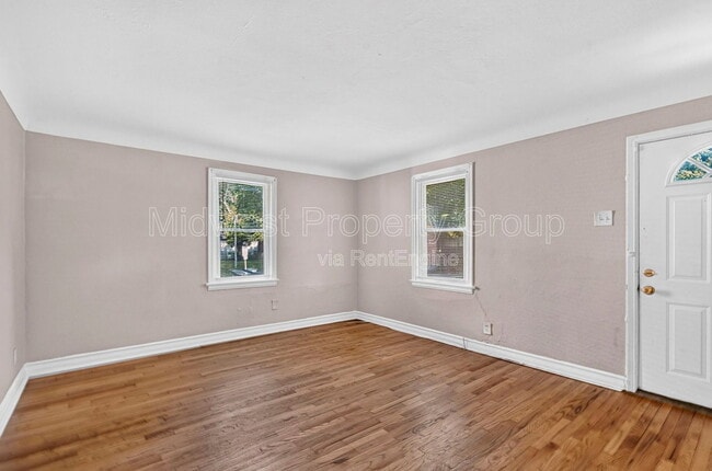 Photo - 7815 Cler Ave