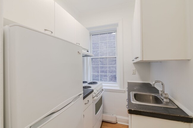 Photo - 2060 Rue du Fort Unit 10