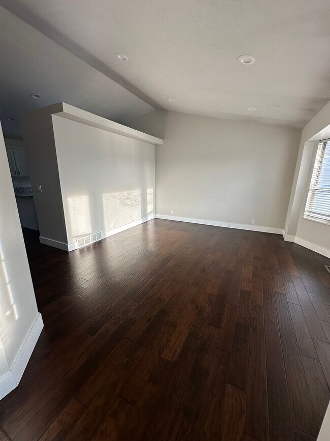 Photo - GET $500 OFF THE FIRST MONTHS RENT!!!