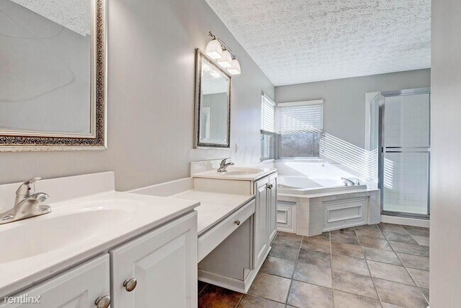 Photo - 4 br, 4 bath House - 6704 Wisteria Cir