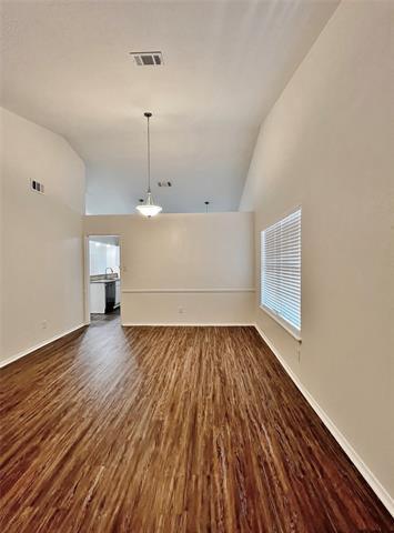 Photo - 1028 Whitewater Trail