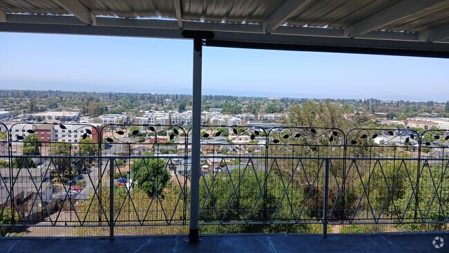 Building Photo - 1057 Central Blvd Rental