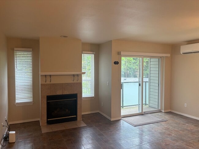 Photo - 12549 Roosevelt Way NE