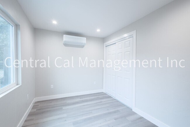 Photo - 341 Laurel Ave Unidad 341 Laurel Ave Apt B