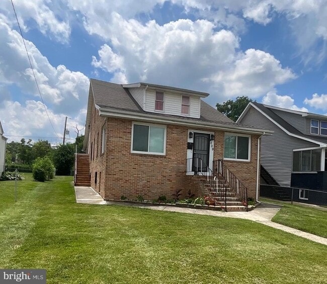 Building Photo - 4009 Elderon Ave