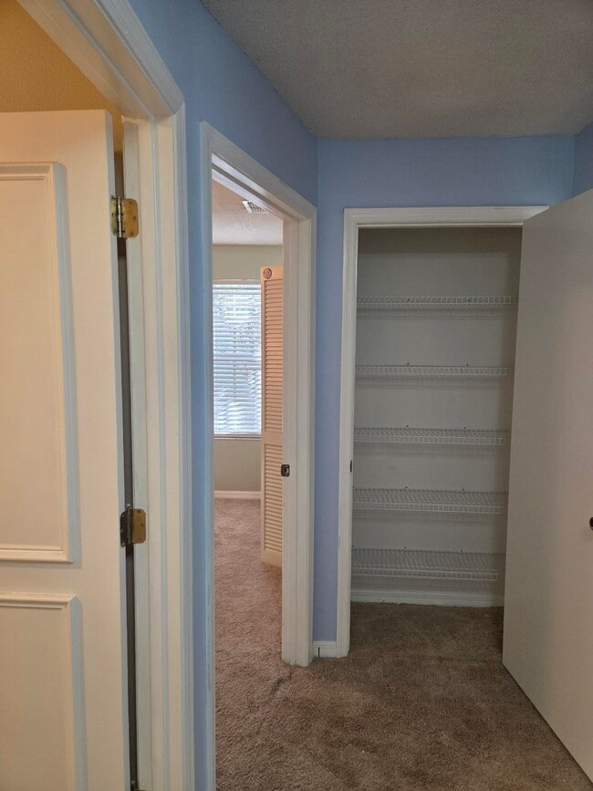 Fotografía del edificio - 1030 Loch Vail Unidad 21