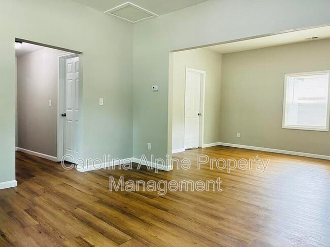 Photo - 611 S Mountain St Unidad A