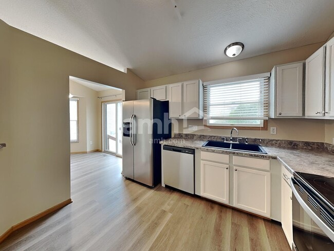 Photo - 2130 Winding Hollow Dr