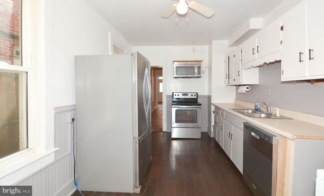 205 W 5th St