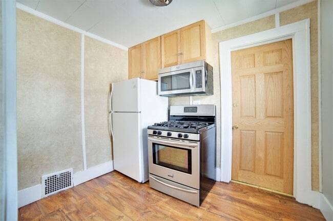 Photo - Knapp Duplex (2408/2410) Unit 2408