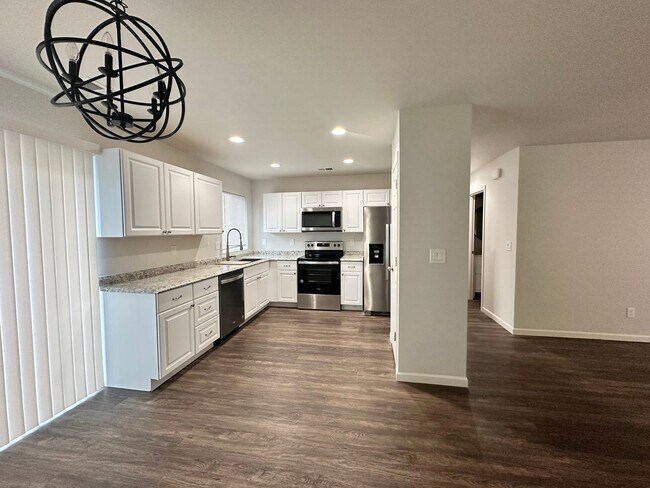 Photo - MP133 - 14410-14412 E Heroy Unit 14410 E Heroy